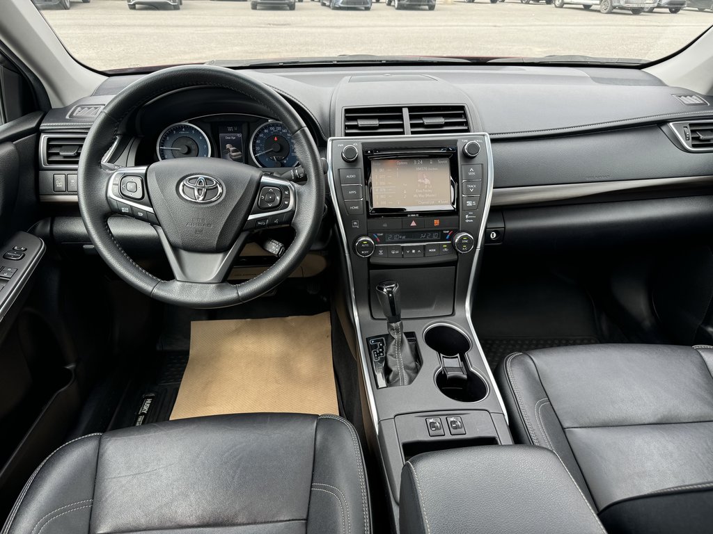 Camry XLE V6 ONE OWNER LEATHER ROOF NAVIGATION 88759KM 2017 à Hawkesbury, Ontario - 10 - w1024h768px