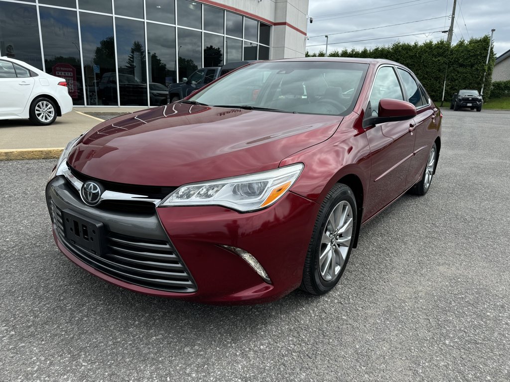 2017  Camry XLE V6 ONE OWNER LEATHER ROOF NAVIGATION 88759KM in Hawkesbury, Ontario - 1 - w1024h768px