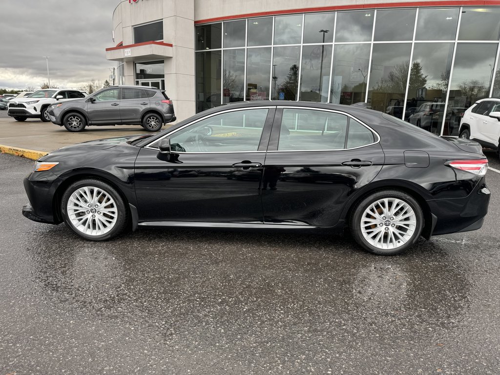 Camry XLE 4CYL NAVIGATION LEATHER LOW KM MAGS SUNROOF 2020 à Hawkesbury, Ontario - 2 - w1024h768px