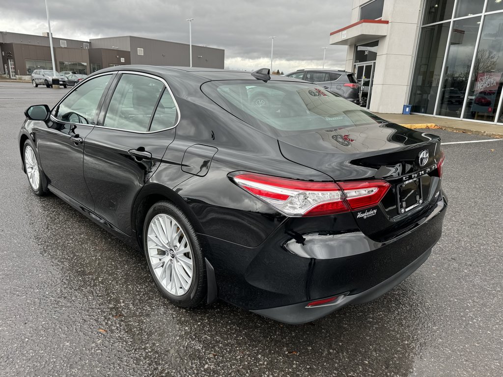 2020  Camry XLE 4CYL NAVIGATION LEATHER LOW KM MAGS SUNROOF in Hawkesbury, Ontario - 3 - w1024h768px