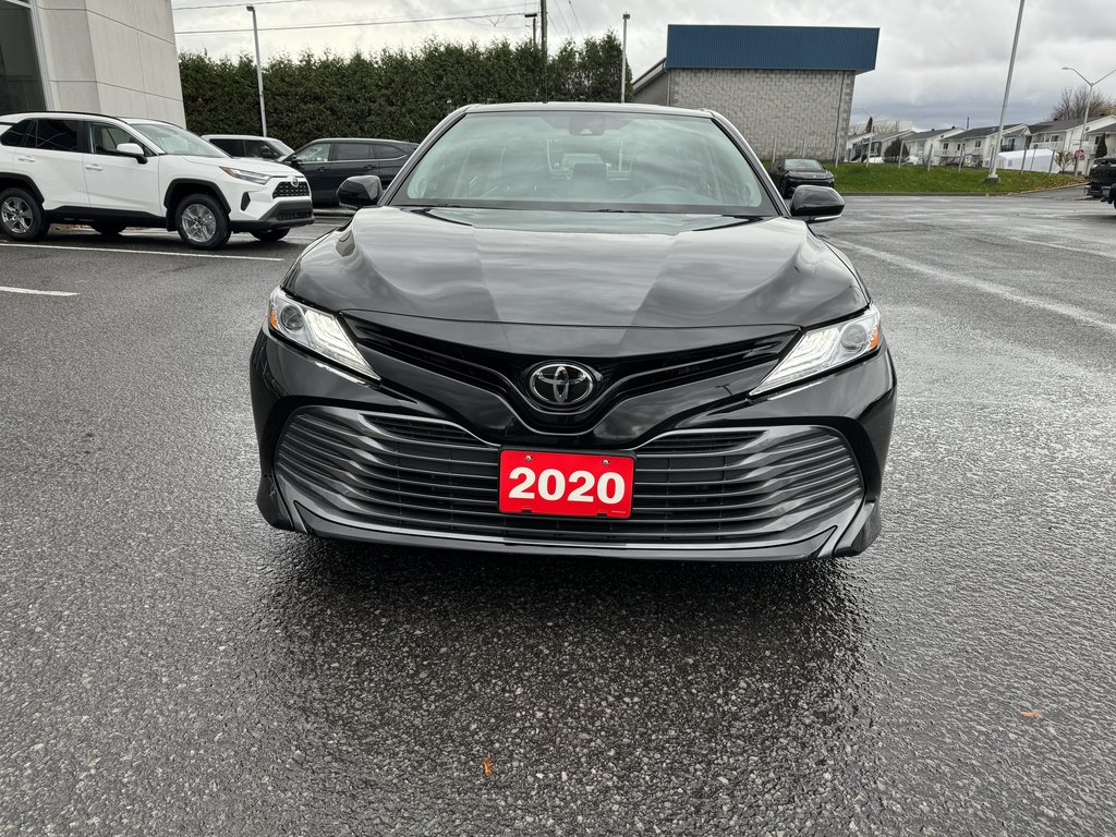 Camry XLE 4CYL NAVIGATION LEATHER LOW KM MAGS SUNROOF 2020 à Hawkesbury, Ontario - 6 - w1024h768px