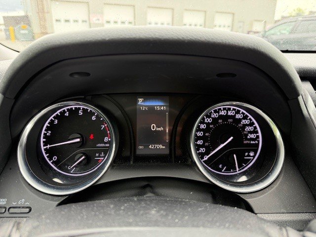 Toyota Camry SE 2020 à Hawkesbury, Ontario - 5 - w1024h768px