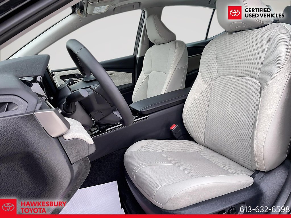 2026 Toyota Camry HYBRID XLE AWD in Hawkesbury, Ontario - 10 - w1024h768px