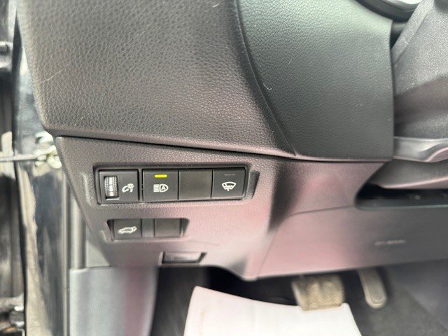 2022 Toyota COROLLA CROSS XLE in Hawkesbury, Ontario - 13 - w1024h768px
