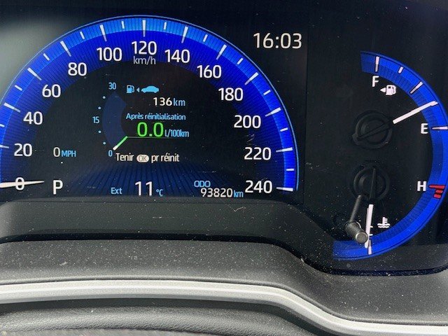 2022 Toyota COROLLA CROSS XLE in Hawkesbury, Ontario - 6 - w1024h768px