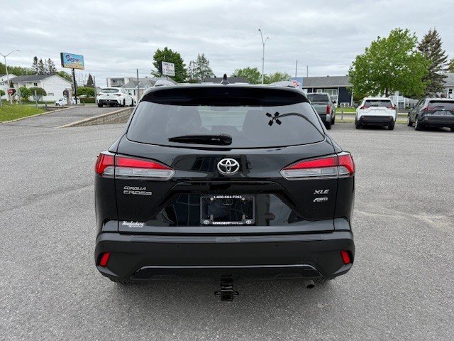 2022 Toyota COROLLA CROSS XLE in Hawkesbury, Ontario - 4 - w1024h768px