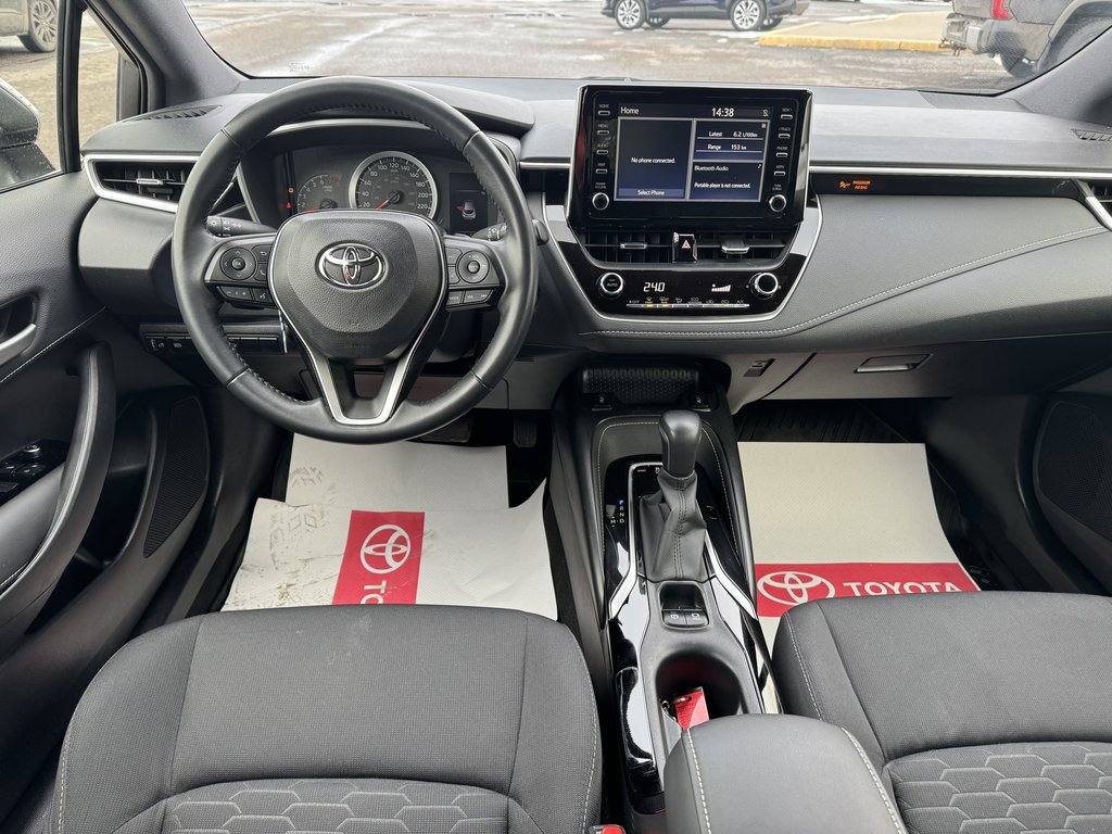 2019  Corolla Hatchback SE ONE OWNER ECP 84/200,000KM MAGS TOYOTA CERT in Hawkesbury, Ontario - 9 - w1024h768px