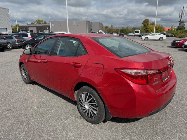 2017 Toyota Corolla LE in Hawkesbury, Ontario - 3 - w1024h768px
