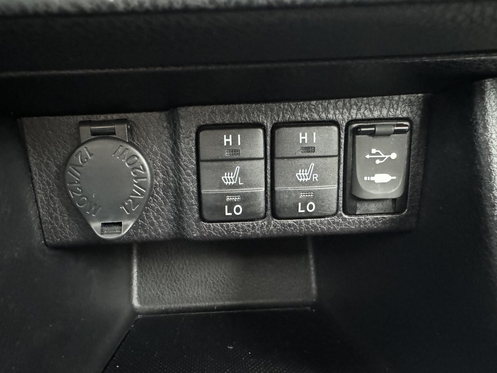 Corolla XSE NAVIGATION LEATHER MAGS PWR HEATED SEATS 2019 à Hawkesbury, Ontario - 16 - w1024h768px