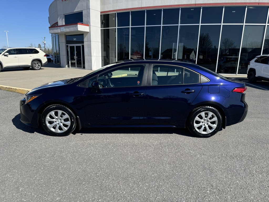 Corolla LE CVT ONE OWNER TOYOTA CERTIFIED APPLE CARPLAY 2020 à Hawkesbury, Ontario - 2 - w1024h768px