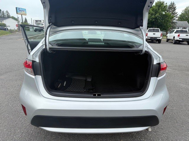 2020 Toyota Corolla LE in Hawkesbury, Ontario - 8 - w1024h768px