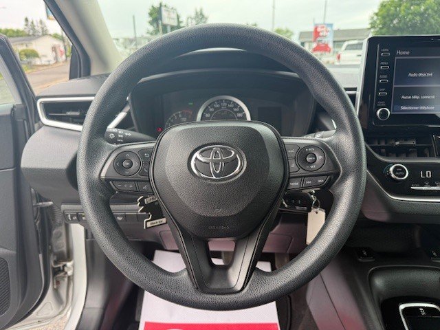 2020 Toyota Corolla LE in Hawkesbury, Ontario - 11 - w1024h768px
