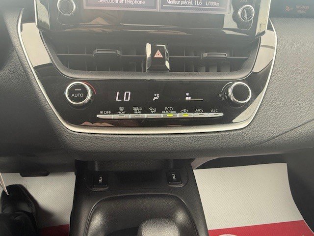2020 Toyota Corolla LE in Hawkesbury, Ontario - 16 - w1024h768px