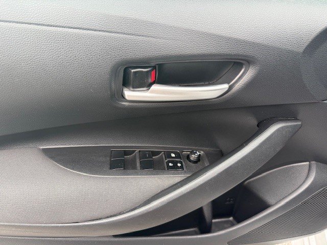 2020 Toyota Corolla LE in Hawkesbury, Ontario - 12 - w1024h768px
