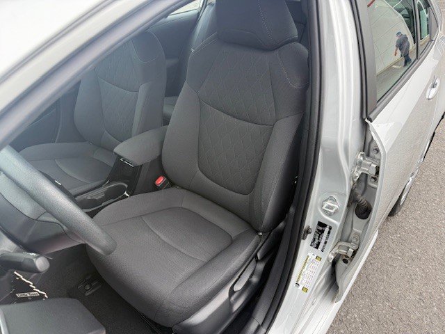 2020 Toyota Corolla LE in Hawkesbury, Ontario - 9 - w1024h768px