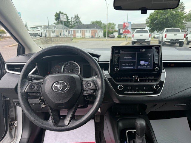 2020 Toyota Corolla LE in Hawkesbury, Ontario - 10 - w1024h768px
