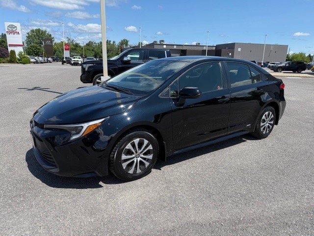 Toyota Corolla Hybride LE AWD 2023 à Hawkesbury, Ontario - 1 - w1024h768px