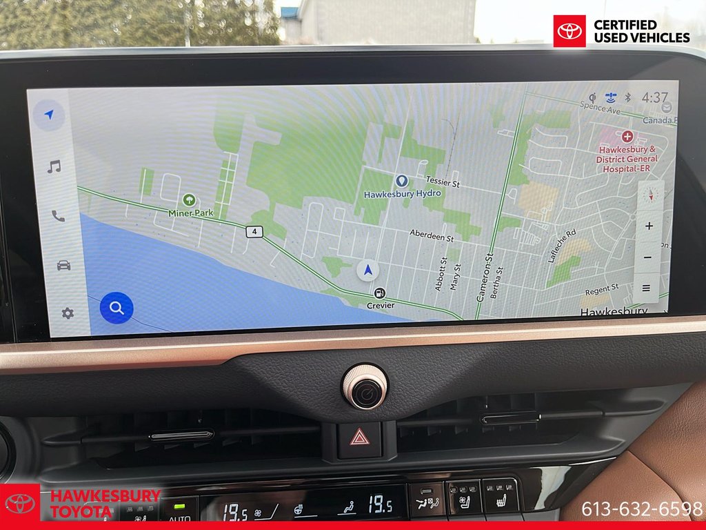 2025 Toyota Crown Signia Limited in Hawkesbury, Ontario - 20 - w1024h768px