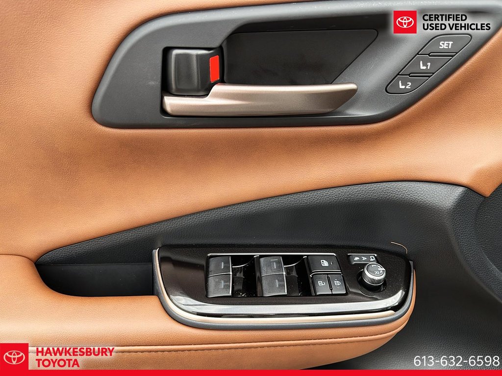 2025 Toyota Crown Signia Limited in Hawkesbury, Ontario - 12 - w1024h768px