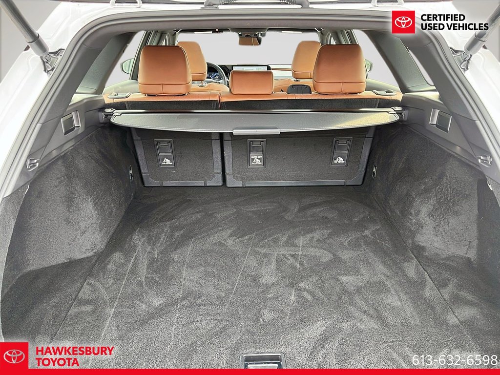 2025 Toyota Crown Signia Limited in Hawkesbury, Ontario - 9 - w1024h768px