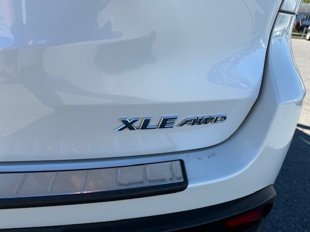 2015 Toyota Highlander XLE in Hawkesbury, Ontario - 5 - w1024h768px