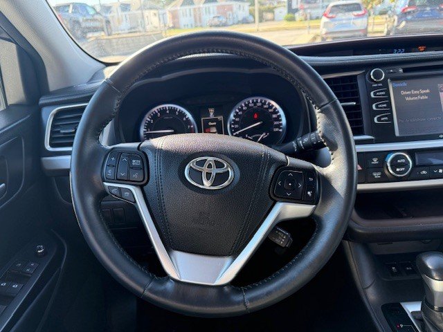 2015 Toyota Highlander XLE in Hawkesbury, Ontario - 11 - w1024h768px