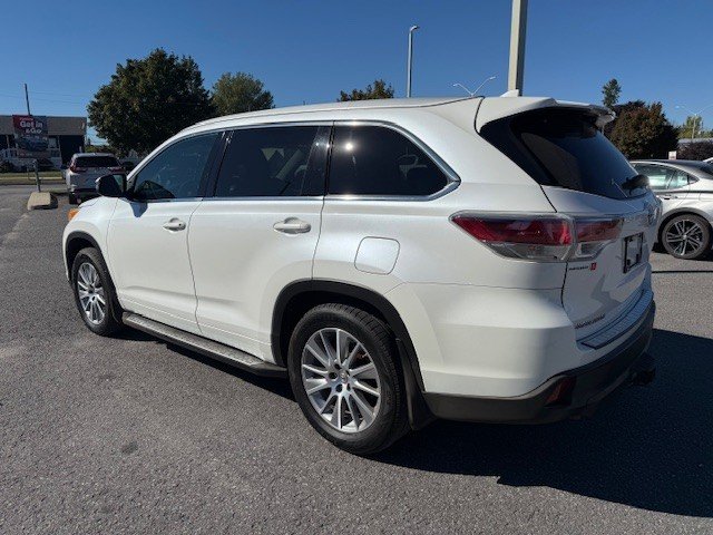 2015 Toyota Highlander XLE in Hawkesbury, Ontario - 3 - w1024h768px