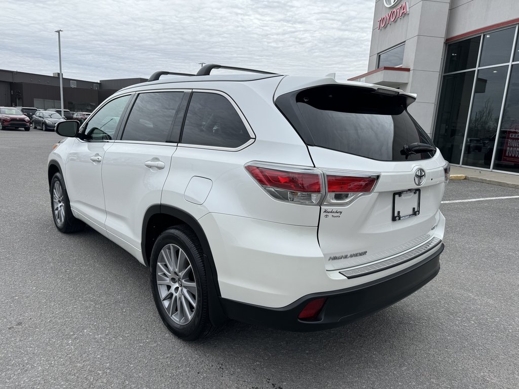 2016  Highlander XLE AWD ROOF MAGS LEATHER NAV ONE OWNER 8 PASS in Hawkesbury, Ontario - 3 - w1024h768px