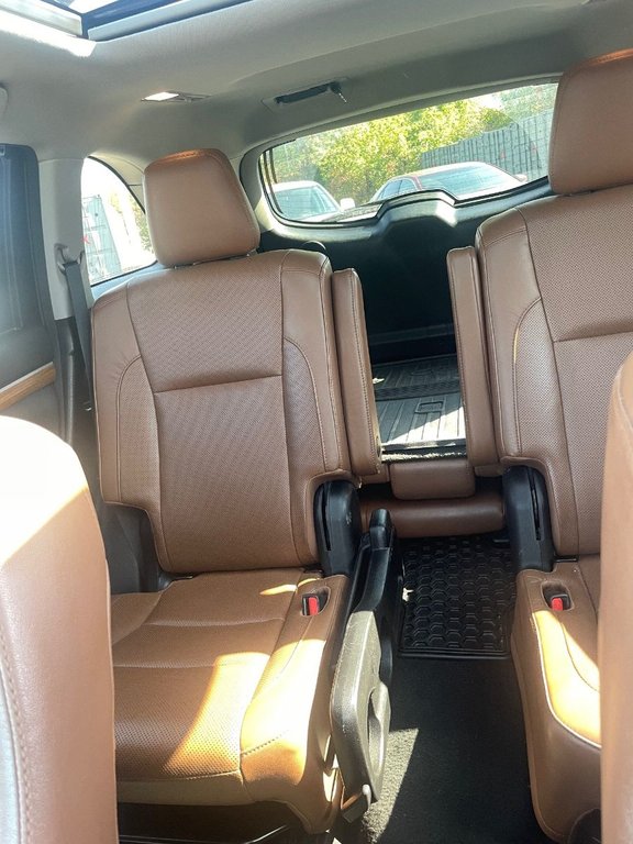 2017 Toyota Highlander Limited in Hawkesbury, Ontario - 7 - w1024h768px