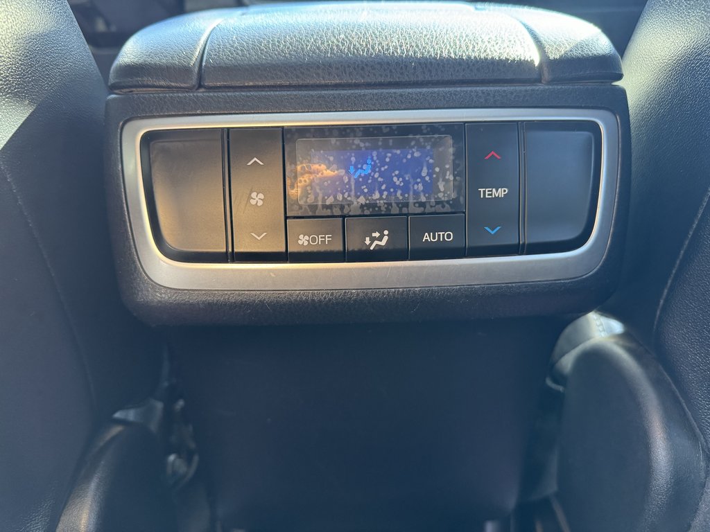 2018  Highlander SE AWD V6 ECP 1 YEAR OR 35000 KM 7PASS LEATHER NAV in Hawkesbury, Ontario - 11 - w1024h768px