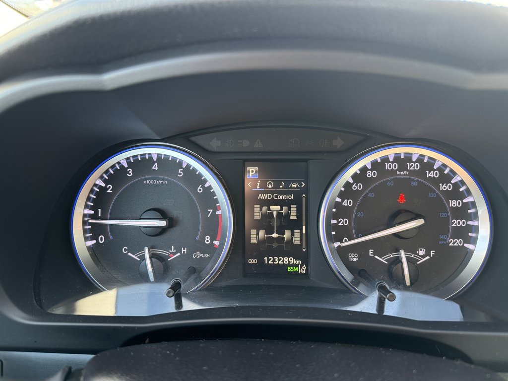 Highlander SE AWD V6 ECP 1 YEAR OR 35000 KM 7PASS LEATHER NAV 2018 à Hawkesbury, Ontario - 16 - w1024h768px