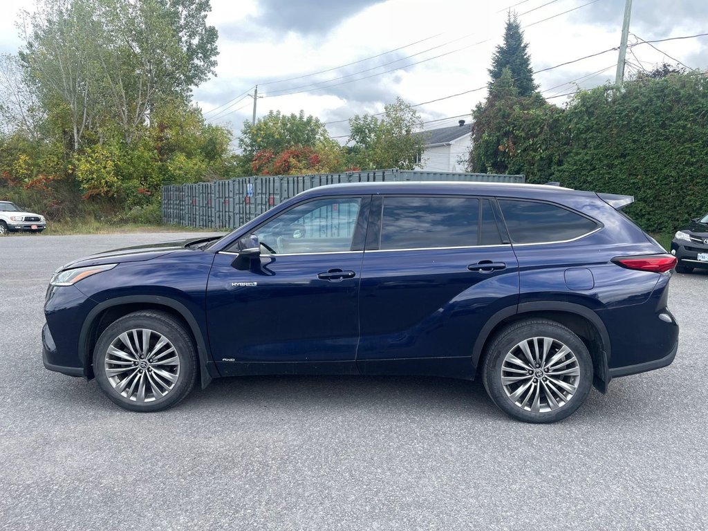2021 Toyota Highlander Hybrid Limited in Hawkesbury, Ontario - 2 - w1024h768px