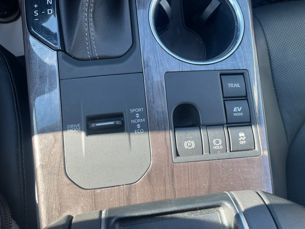 2023 Toyota Highlander Hybrid Limited in Hawkesbury, Ontario - 13 - w1024h768px