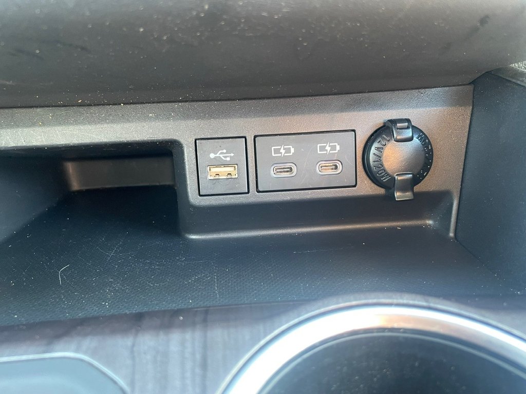 2023 Toyota Highlander Hybrid Limited in Hawkesbury, Ontario - 14 - w1024h768px