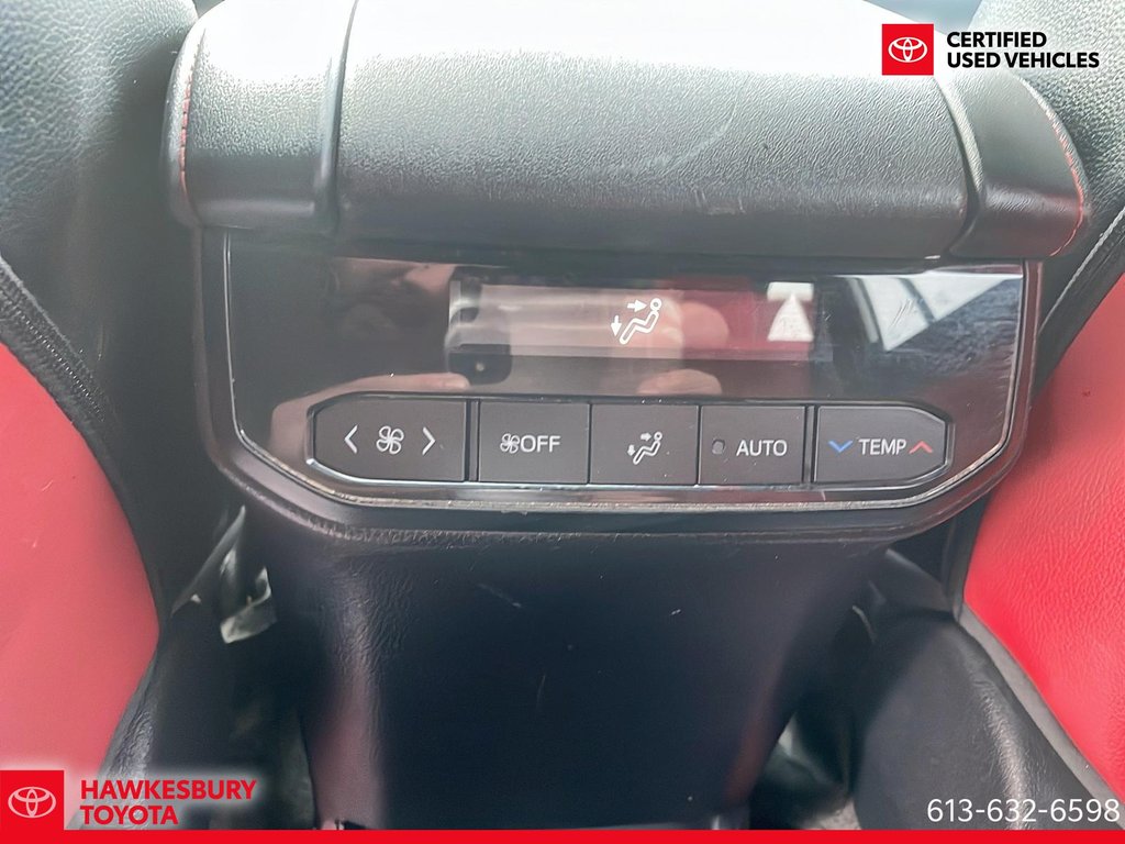Toyota Highlander XSE AWD INTERIEUR ROUGE 2023 à Hawkesbury, Ontario - 14 - w1024h768px