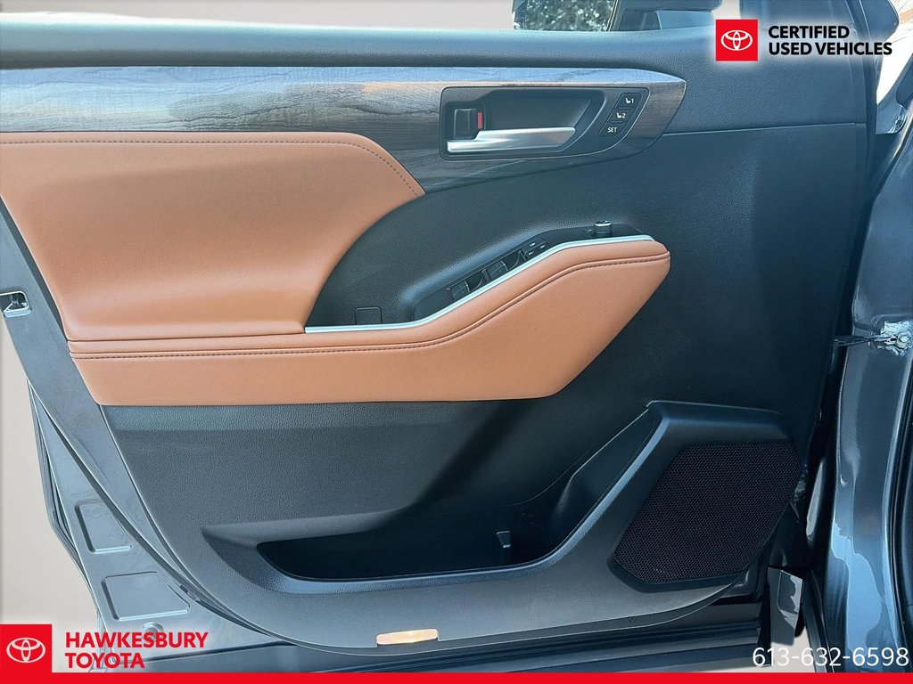 Toyota Highlander Hybrid Limited PLATINUM 2023 à Hawkesbury, Ontario - 9 - w1024h768px