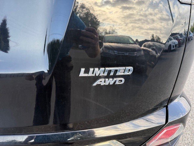 2016 Toyota RAV4 Limited in Hawkesbury, Ontario - 5 - w1024h768px