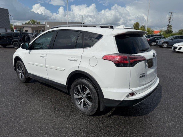 2018 Toyota RAV4 XLE in Hawkesbury, Ontario - 3 - w1024h768px