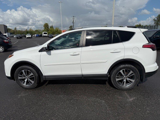 2018 Toyota RAV4 XLE in Hawkesbury, Ontario - 6 - w1024h768px