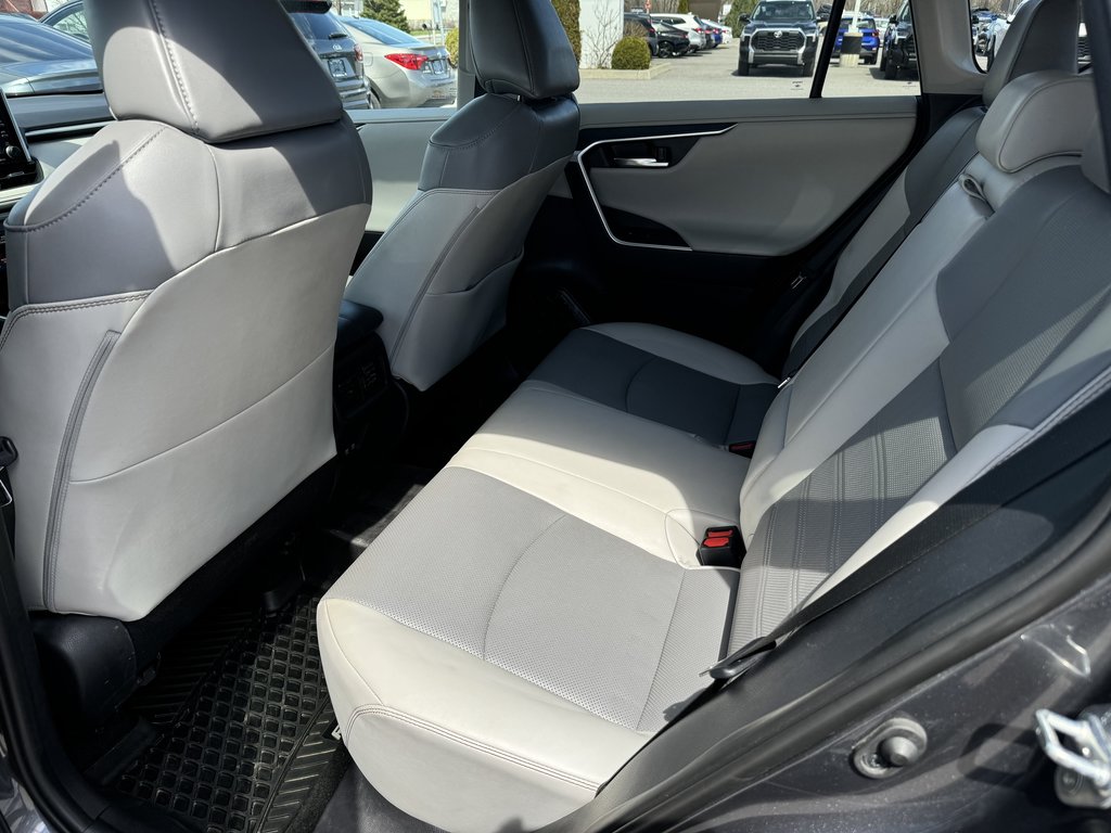 RAV4 LIMITED AWD ONE OWNER LEATHER NAV ROOF MAGS 2019 à Hawkesbury, Ontario - 8 - w1024h768px