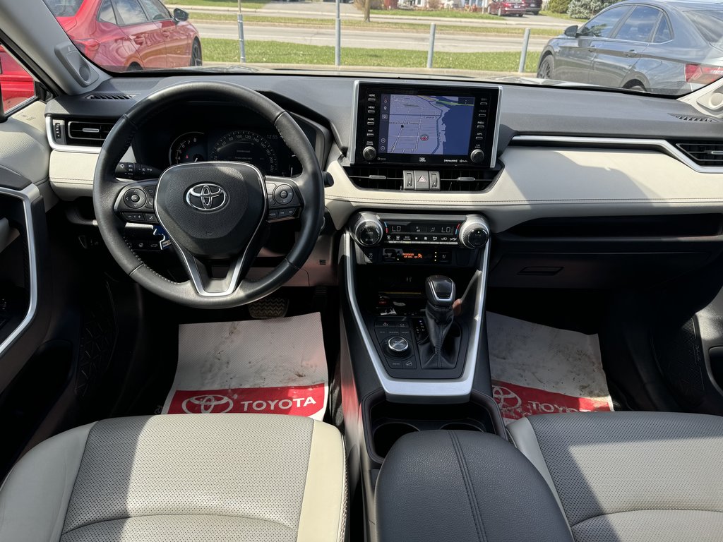 2019  RAV4 LIMITED AWD ONE OWNER LEATHER NAV ROOF MAGS in Hawkesbury, Ontario - 10 - w1024h768px