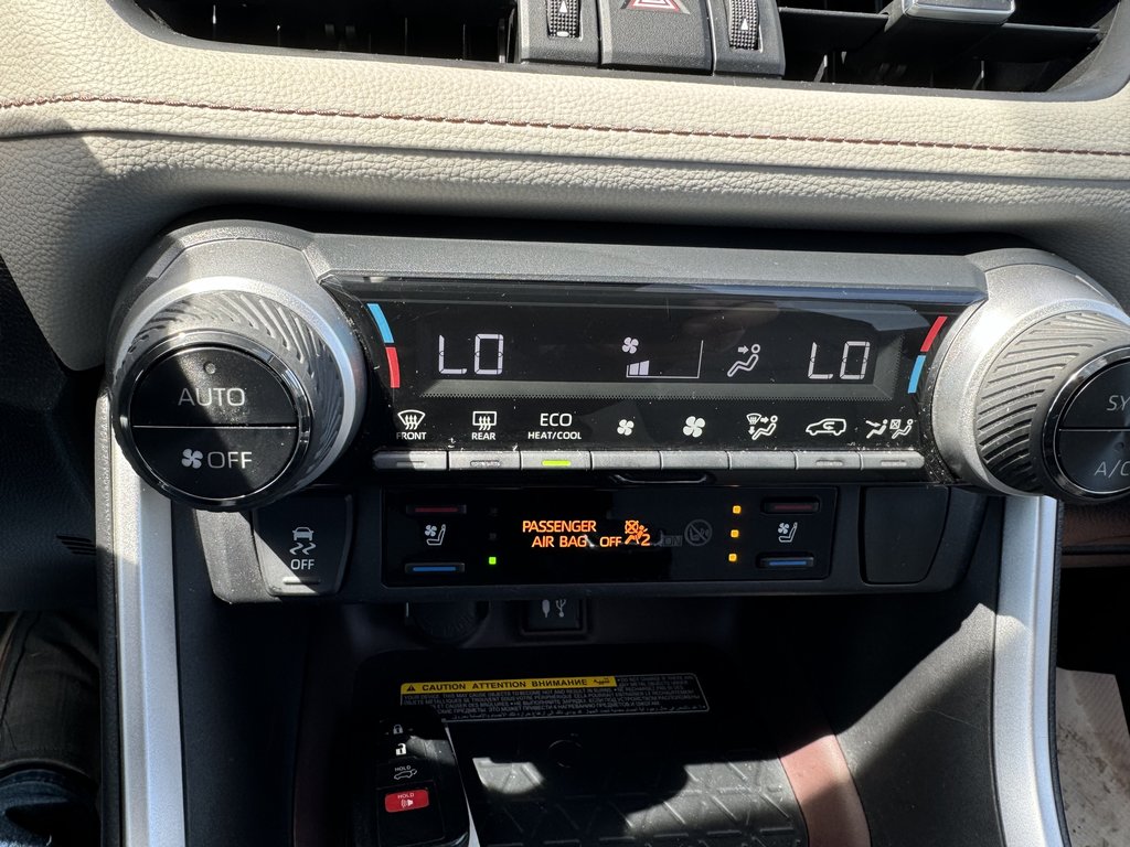 2019  RAV4 LIMITED AWD ONE OWNER LEATHER NAV ROOF MAGS in Hawkesbury, Ontario - 16 - w1024h768px