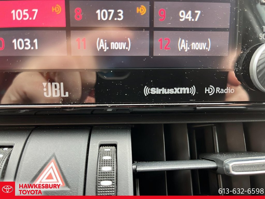 Toyota RAV4 Hybrid Limited 2019 à Hawkesbury, Ontario - 30 - w1024h768px
