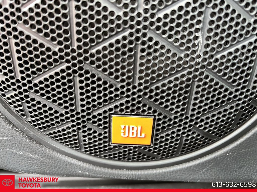 Toyota RAV4 Hybrid Limited 2019 à Hawkesbury, Ontario - 11 - w1024h768px