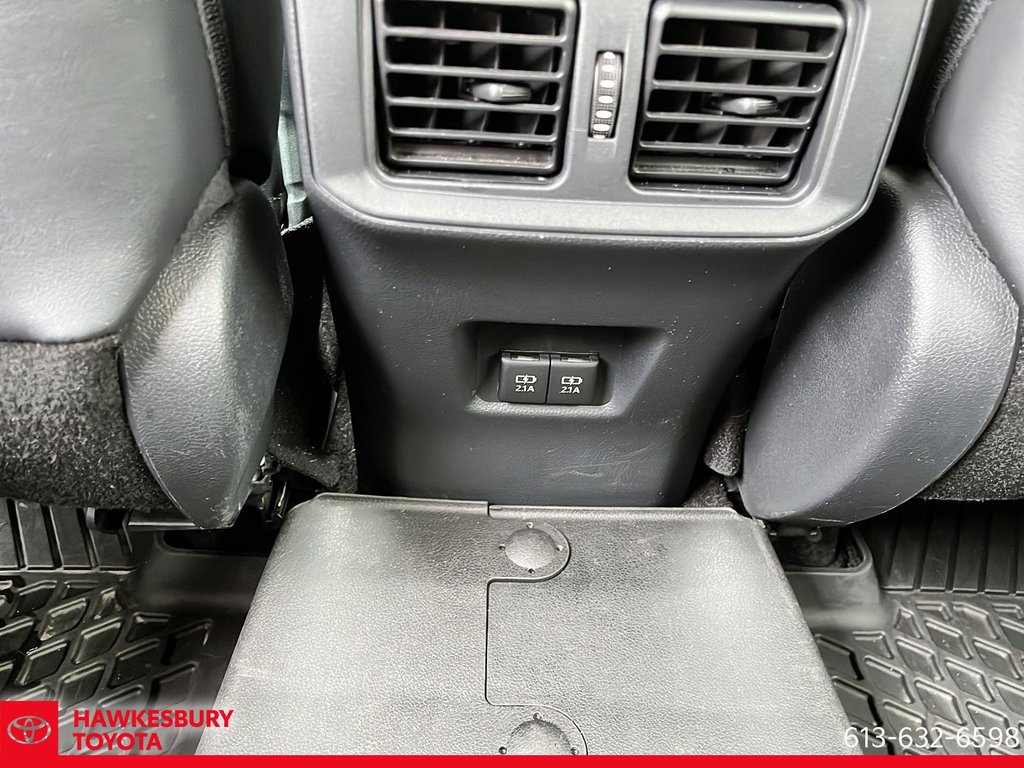 Toyota RAV4 Hybrid Limited 2019 à Hawkesbury, Ontario - 15 - w1024h768px