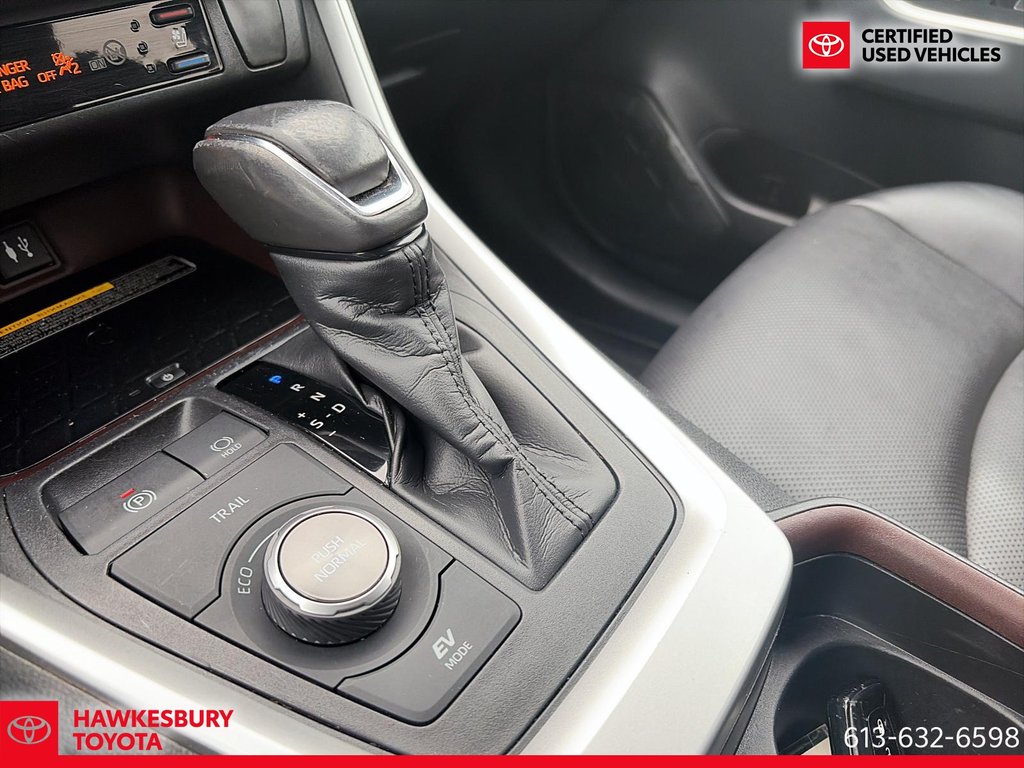 2019 Toyota RAV4 Hybrid LIMITED in Hawkesbury, Ontario - 17 - w1024h768px