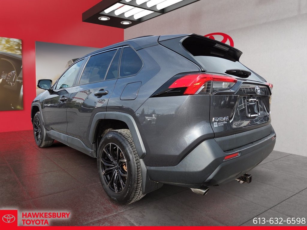 2020 Toyota RAV4 LE in Hawkesbury, Ontario - 7 - w1024h768px