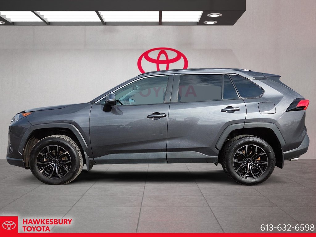 2020 Toyota RAV4 LE in Hawkesbury, Ontario - 8 - w1024h768px
