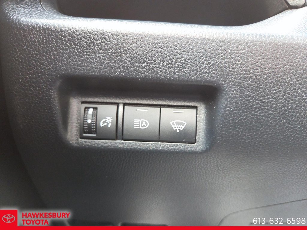 2020 Toyota RAV4 LE in Hawkesbury, Ontario - 16 - w1024h768px