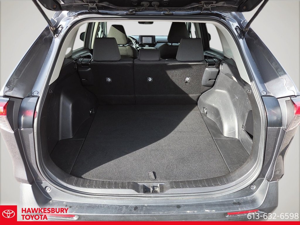 2020 Toyota RAV4 LE in Hawkesbury, Ontario - 9 - w1024h768px